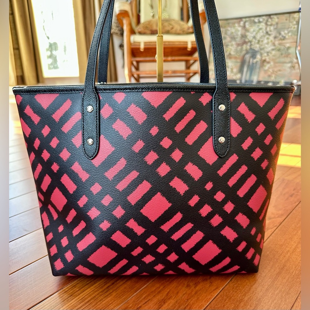Coach Wild Plaid Graphic City Tote Bag with Matching Pouch (Large) NWOT - Picture 4 of 15